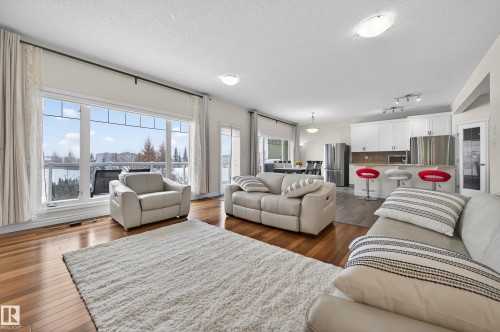7507 Speaker Way, Edmonton, AB - Indoor Photo Showing Living Room