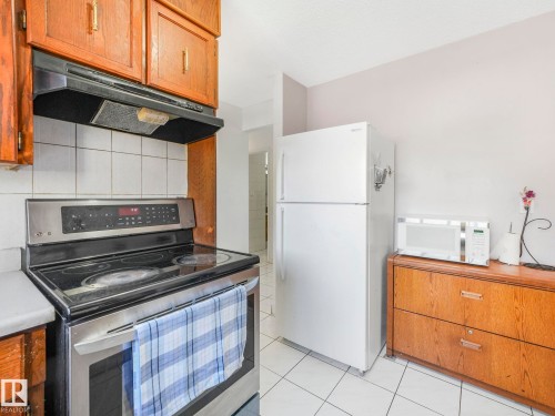16531 116 Street, Edmonton, AB - Indoor Photo Showing Kitchen