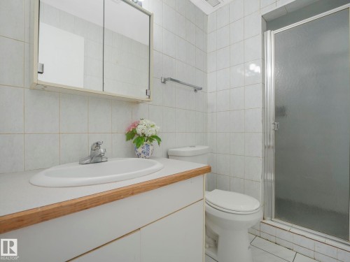 16531 116 Street, Edmonton, AB - Indoor Photo Showing Bathroom