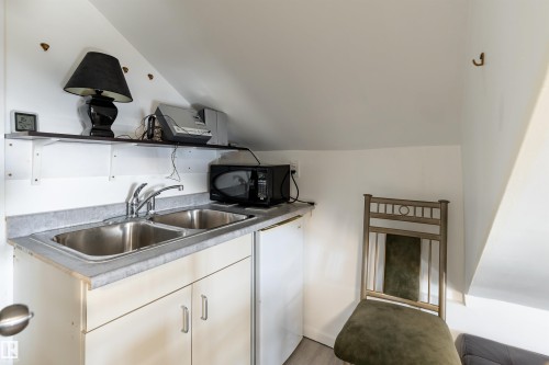 12742 Fort Road, Edmonton, AB - Indoor Photo Showing Kitchen With Double Sink
