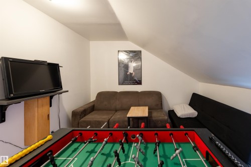 12742 Fort Road, Edmonton, AB - Indoor Photo Showing Other Room