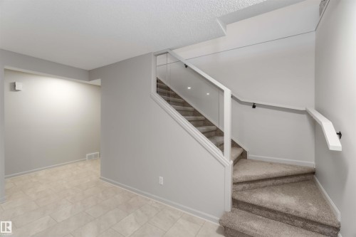 1034 Carter Crest Road, Edmonton, AB - Indoor Photo Showing Other Room