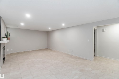 1034 Carter Crest Road, Edmonton, AB - Indoor