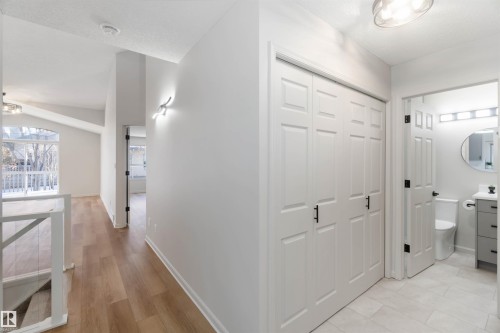 1034 Carter Crest Road, Edmonton, AB - Indoor Photo Showing Other Room