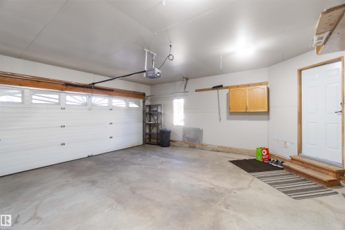 1034 Carter Crest Road, Edmonton, AB - Indoor Photo Showing Garage