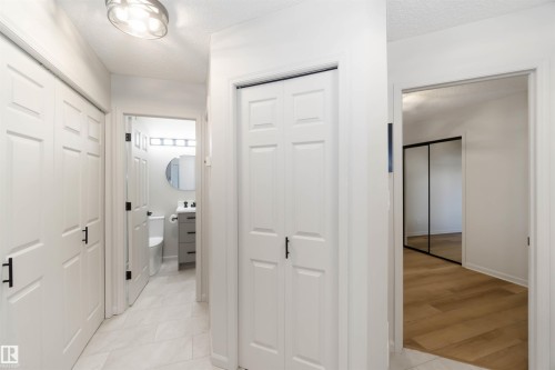 1034 Carter Crest Road, Edmonton, AB - Indoor Photo Showing Other Room