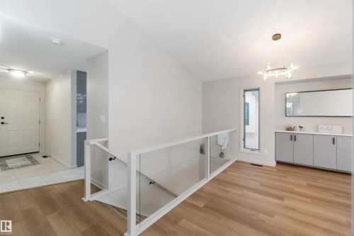 1034 Carter Crest Road, Edmonton, AB - Indoor