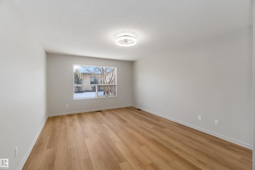 1034 Carter Crest Road, Edmonton, AB - Indoor Photo Showing Other Room