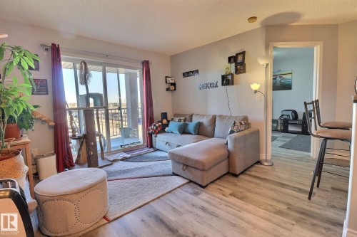416 14708 50 Street, Edmonton, AB - Indoor Photo Showing Living Room