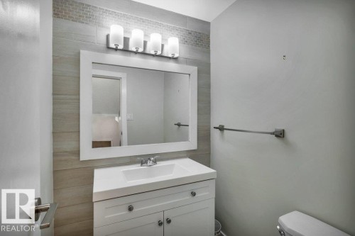 116 Kaskitayo Crest, Edmonton, AB - Indoor Photo Showing Bathroom