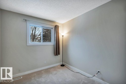 116 Kaskitayo Crest, Edmonton, AB - Indoor Photo Showing Other Room