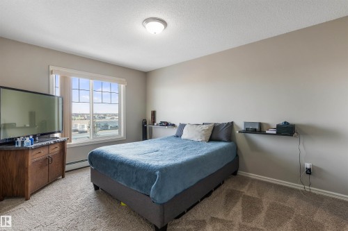 403 2204 44 Avenue, Edmonton, AB - Indoor Photo Showing Bedroom