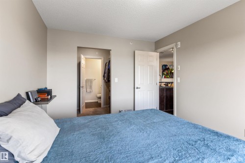 403 2204 44 Avenue, Edmonton, AB - Indoor Photo Showing Bedroom