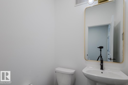 2635 62 Street, Edmonton, AB - Indoor Photo Showing Bathroom