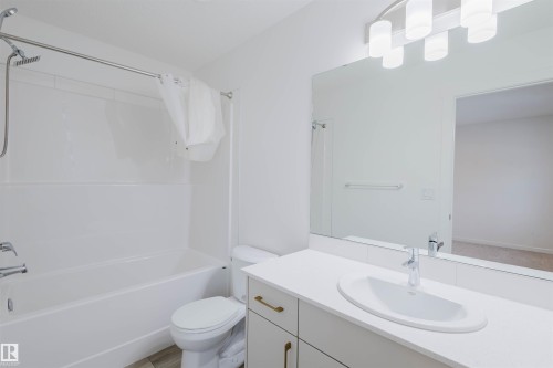 2 1237 Keswick Drive, Edmonton, AB - Indoor Photo Showing Bathroom