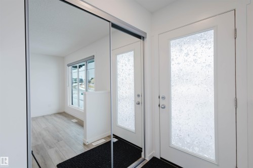 2 1237 Keswick Drive, Edmonton, AB - Indoor Photo Showing Other Room