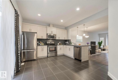 35 723 172 Street, Edmonton, AB - Indoor Photo Showing Kitchen With Stainless Steel Kitchen