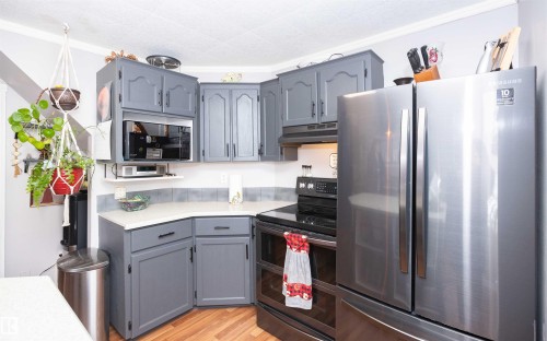 9819 106 Street, Westlock, AB - Indoor Photo Showing Kitchen