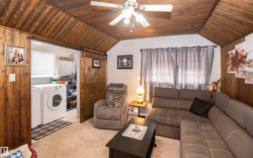 9819 106 Street, Westlock, AB - Indoor Photo Showing Laundry Room