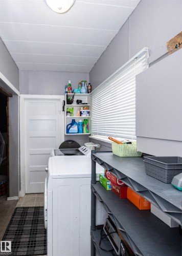 9819 106 Street, Westlock, AB - Indoor Photo Showing Laundry Room