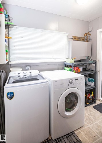 9819 106 Street, Westlock, AB - Indoor Photo Showing Laundry Room
