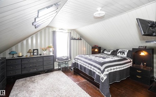 9819 106 Street, Westlock, AB - Indoor Photo Showing Bedroom