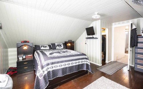 9819 106 Street, Westlock, AB - Indoor Photo Showing Bedroom