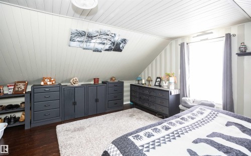 9819 106 Street, Westlock, AB - Indoor Photo Showing Bedroom
