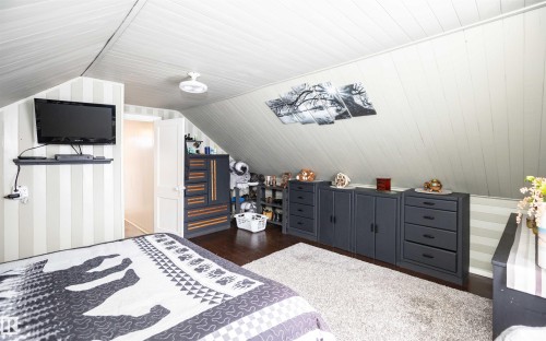 9819 106 Street, Westlock, AB - Indoor Photo Showing Bedroom
