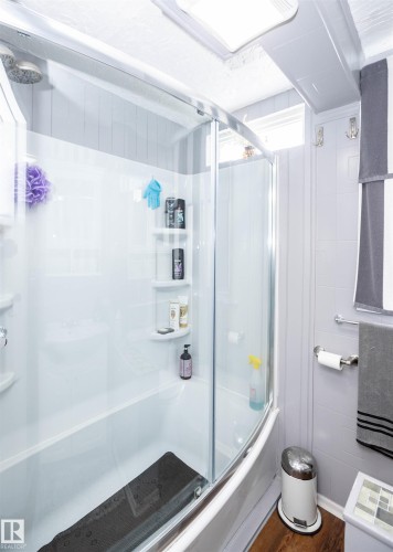 9819 106 Street, Westlock, AB - Indoor Photo Showing Bathroom