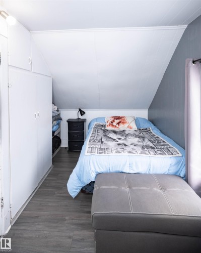 9819 106 Street, Westlock, AB - Indoor Photo Showing Bedroom