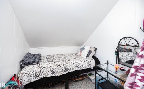 9819 106 Street, Westlock, AB - Indoor Photo Showing Bedroom