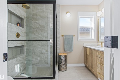 16 Desevigny Place, St. Albert, AB - Indoor Photo Showing Bathroom