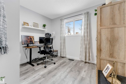 18010 96 Ave Nw, Edmonton, AB - Indoor Photo Showing Office