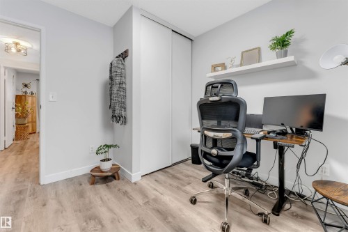 18010 96 Ave Nw, Edmonton, AB - Indoor Photo Showing Office