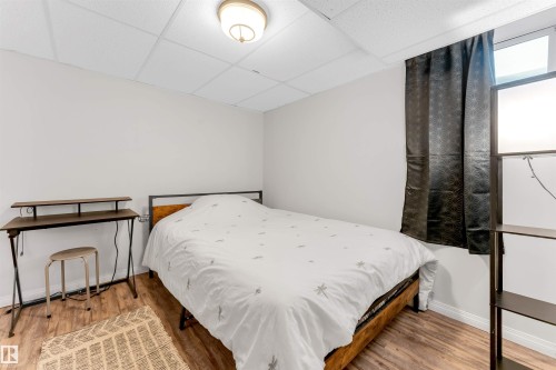 18010 96 Ave Nw, Edmonton, AB - Indoor Photo Showing Bedroom