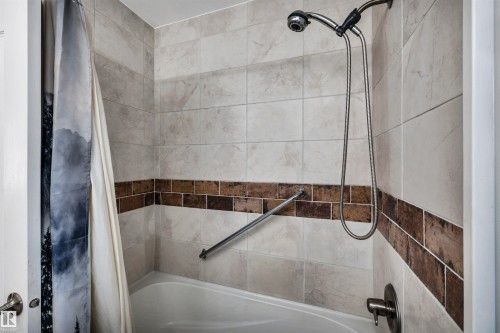 7811 134B Avenue, Edmonton, AB - Indoor Photo Showing Bathroom