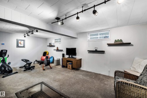 7811 134B Avenue, Edmonton, AB - Indoor Photo Showing Gym Room