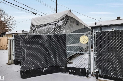 7811 134B Avenue, Edmonton, AB - Outdoor