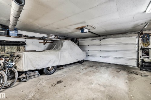 7811 134B Avenue, Edmonton, AB - Indoor Photo Showing Garage