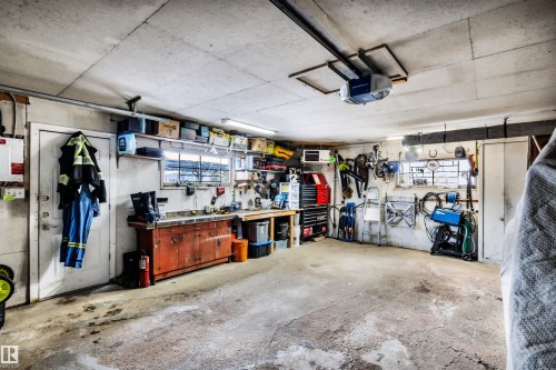 7811 134B Avenue, Edmonton, AB - Indoor Photo Showing Garage
