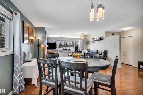 7811 134B Avenue, Edmonton, AB - Indoor Photo Showing Dining Room
