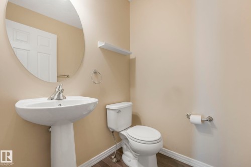17535 13 Avenue, Edmonton, AB - Indoor Photo Showing Bathroom