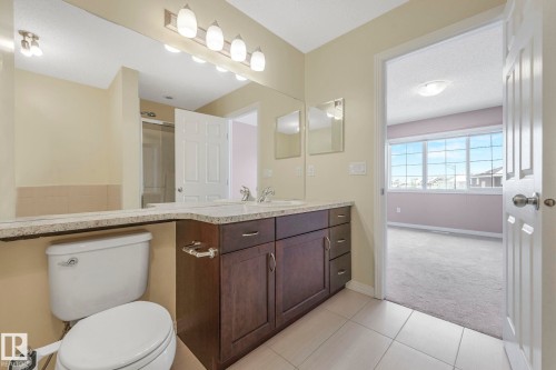17535 13 Avenue, Edmonton, AB - Indoor Photo Showing Bathroom