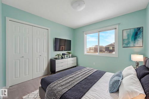 17535 13 Avenue, Edmonton, AB - Indoor Photo Showing Bedroom