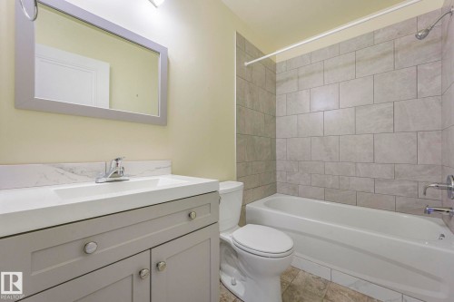 17535 13 Avenue, Edmonton, AB - Indoor Photo Showing Bathroom