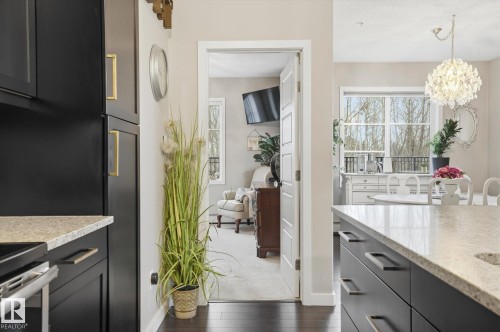 120 1144 Adamson Drive, Edmonton, AB - Indoor Photo Showing Kitchen