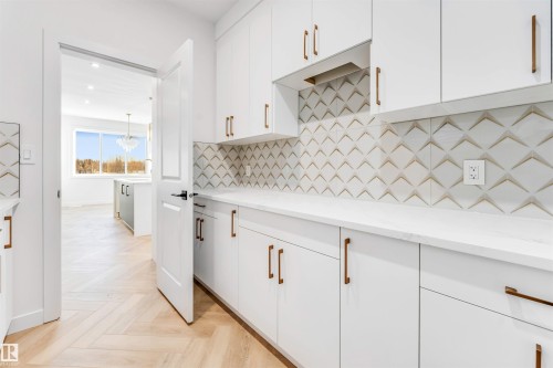 21 Trill Point(E), Spruce Grove, AB - Indoor Photo Showing Kitchen