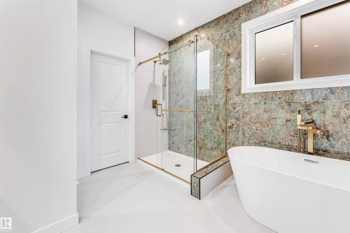 21 Trill Point(E), Spruce Grove, AB - Indoor Photo Showing Bathroom