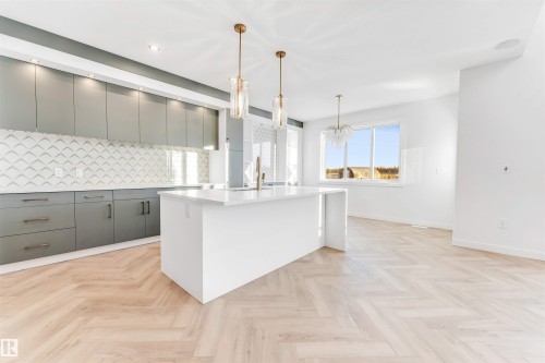 21 Trill Point(E), Spruce Grove, AB - Indoor Photo Showing Kitchen With Upgraded Kitchen